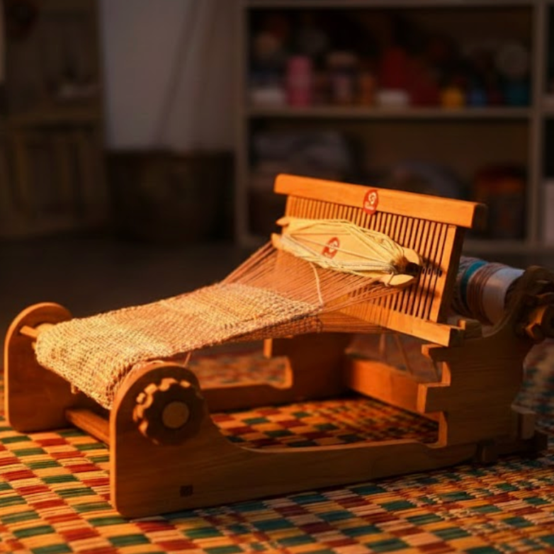 WeaveAlly Loom – Creative DIY Weaving Loom
